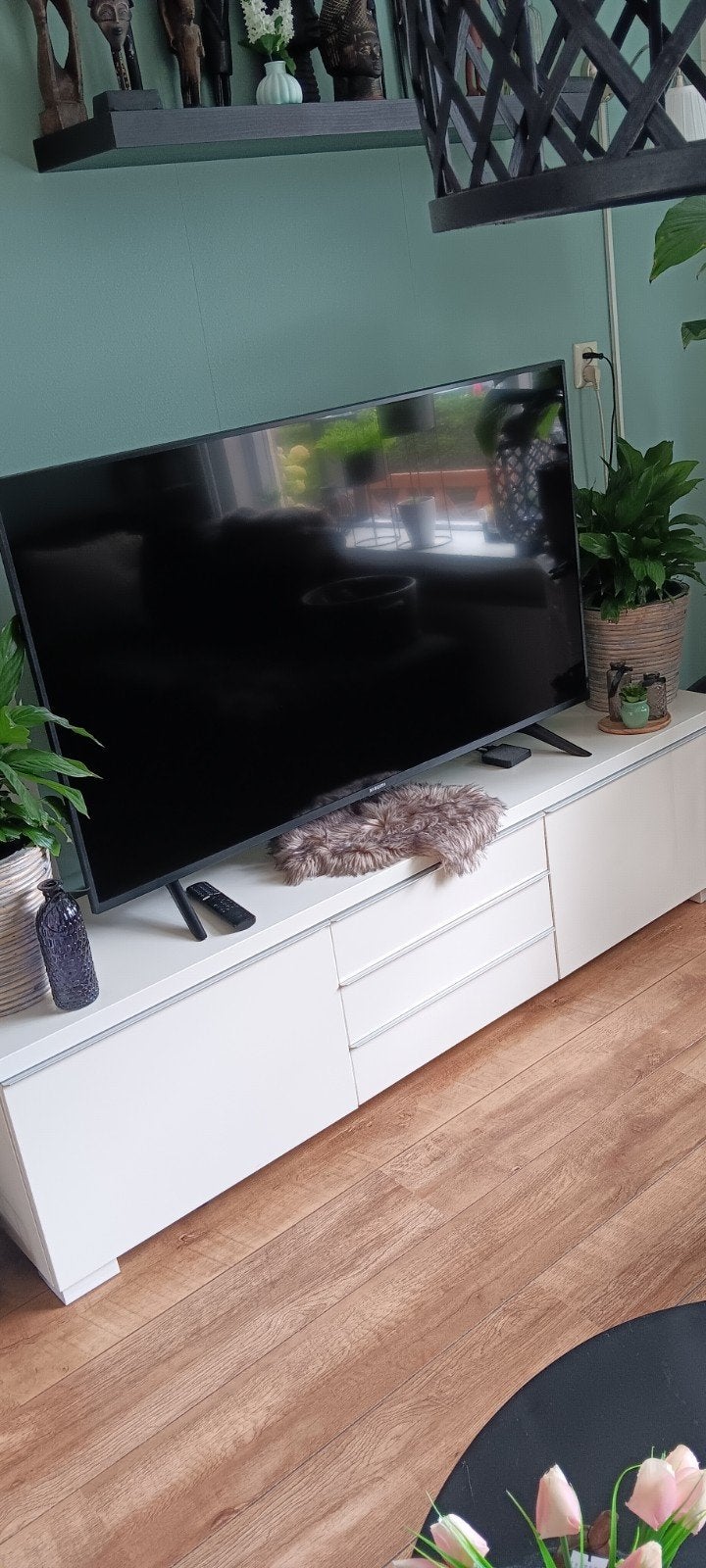 Creme kleur hoogglans T.V. kast, Ophalen, Gebruikt, 150 tot 200 cm, 25 tot 50 cm