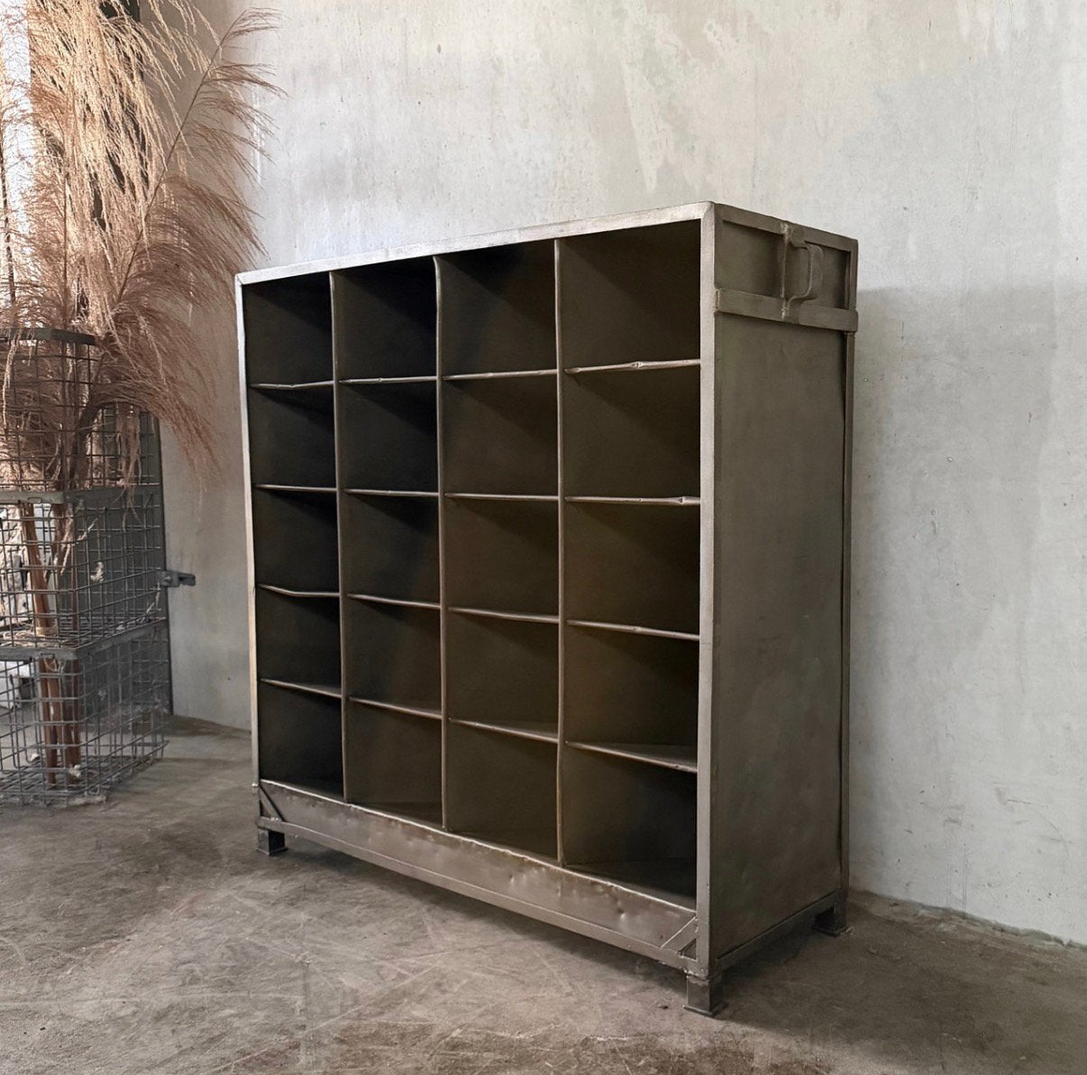 Oude industriële vakkenkast, vintage kast, dressoir, Ophalen