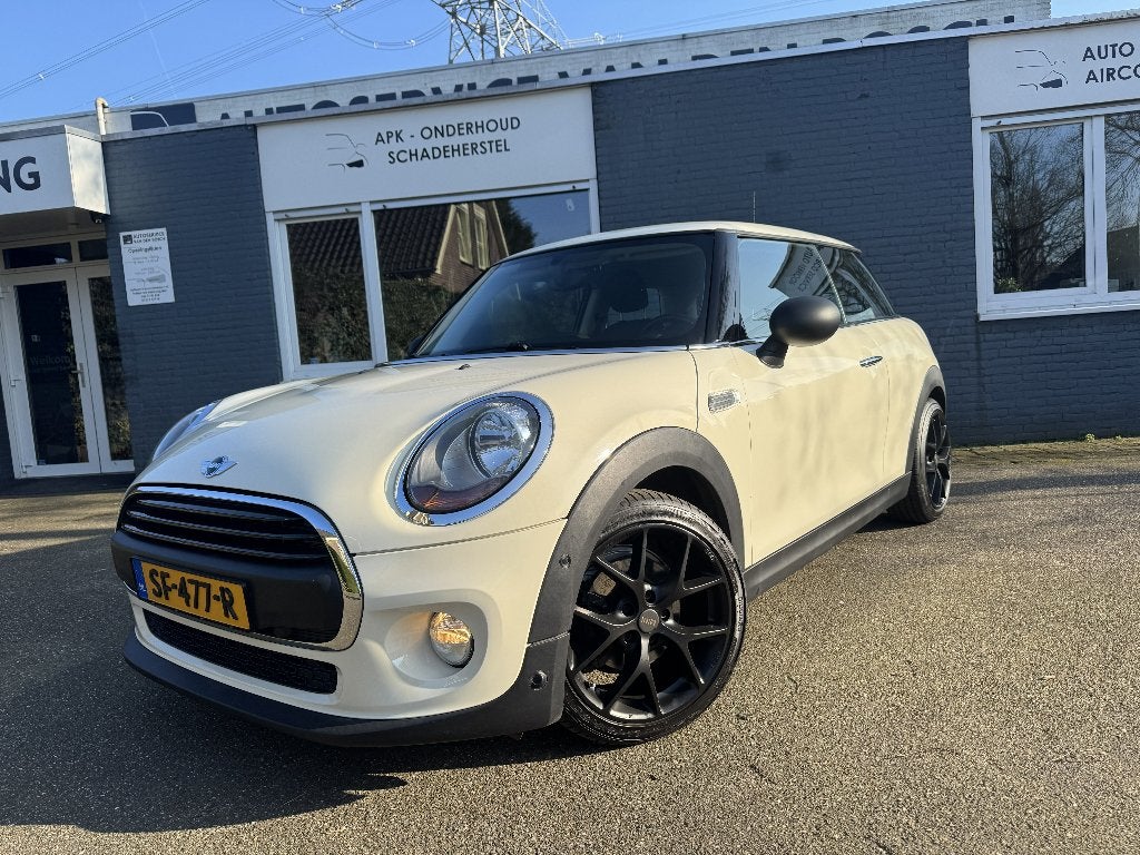Mini Cooper Automaat 2015 Wit, Auto's, Mini, Stof, 1095 kg, 4 stoelen, 1198 cc