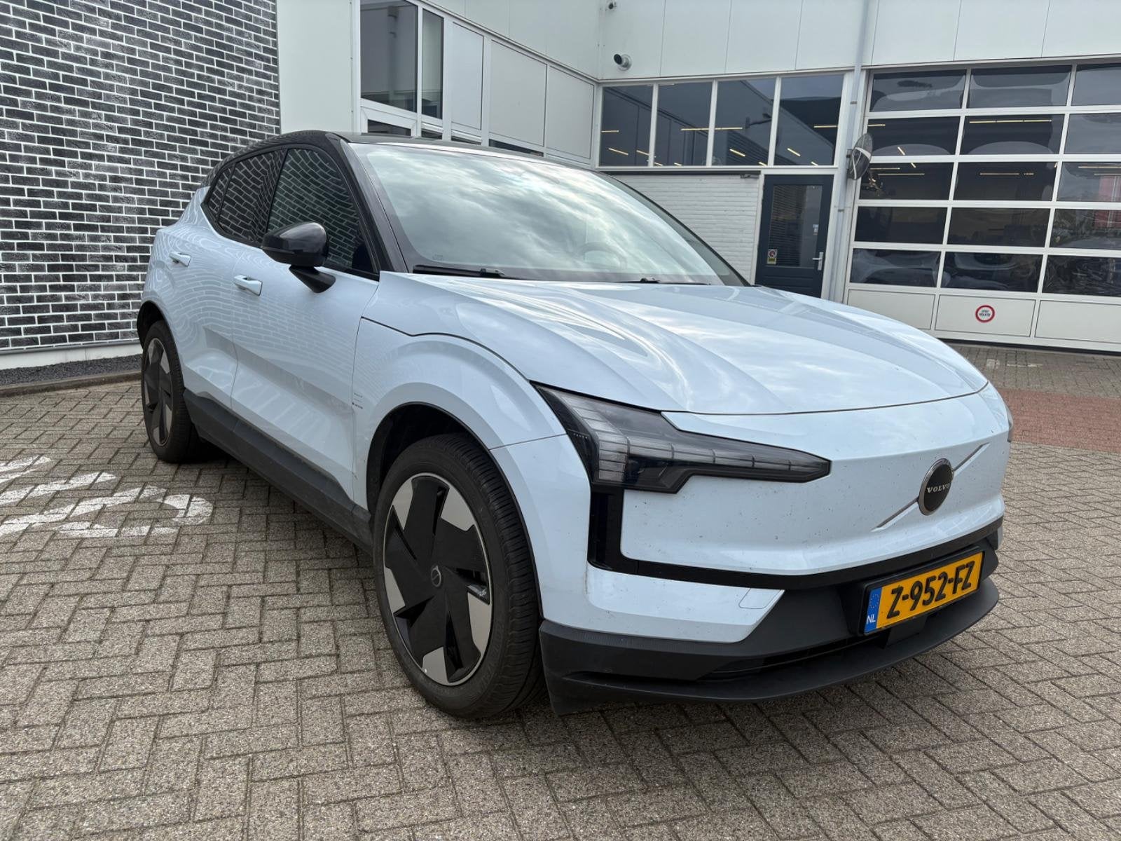 Volvo EX30 Single Motor Extended Range Plus 69 kWh | Warmtep, Auto's, Achterwielaandrijving, Gebruikt, Blauw, Leder en Stof