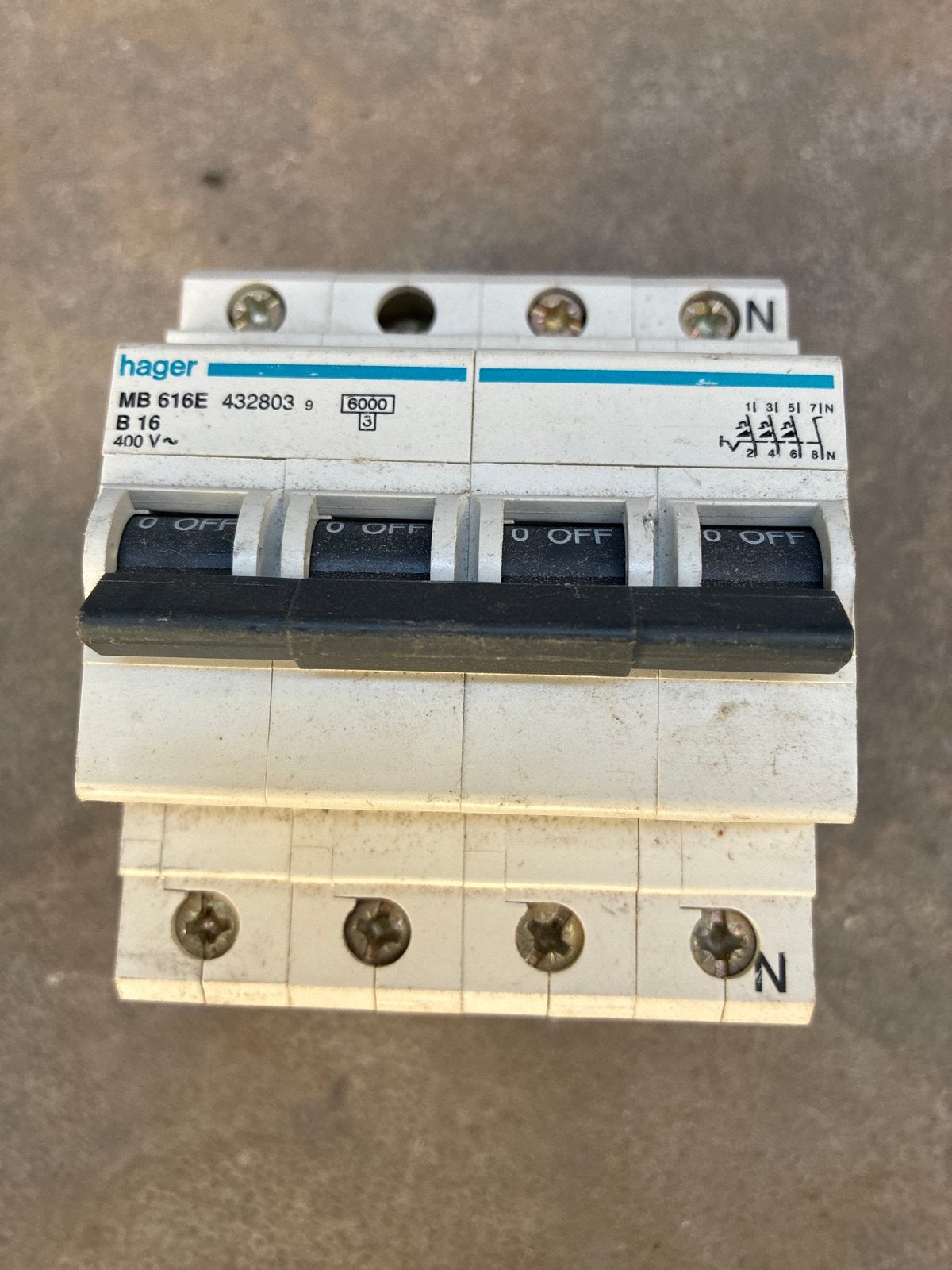 Hager MB 616E Installatieautomaat B16 400V, Ophalen of Verzenden, Gebruikt, Hager, Installatieautomaat