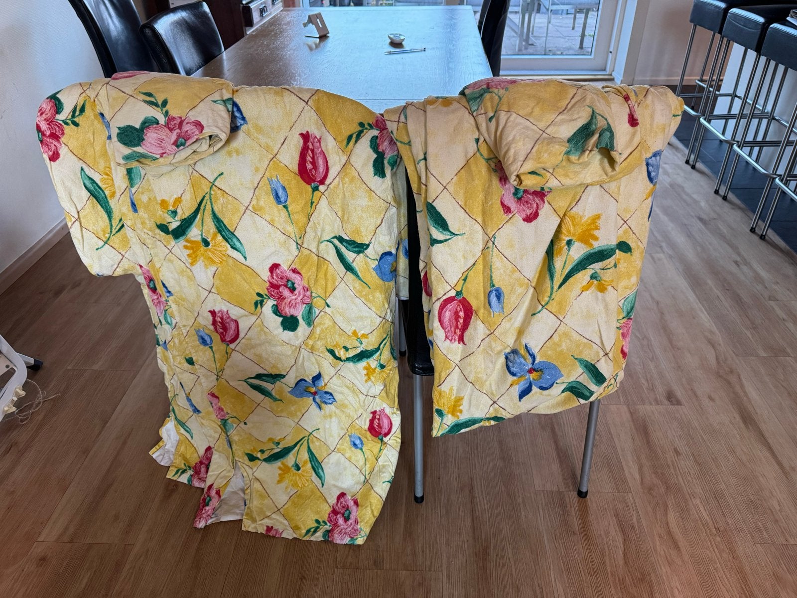 2 vrolijke eenpersoons winter dekbedovertrekken met bloemen, Ophalen, Gebruikt, Eenpersoons, Meerkleurig