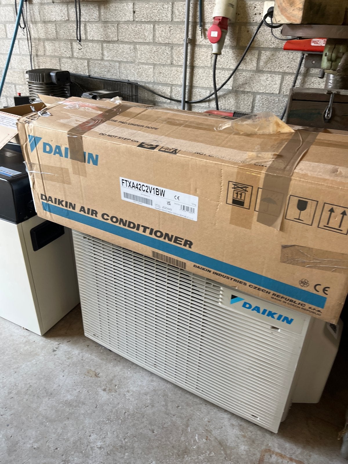 Daikin FTXAA42C2V1BW multi split 4.2 kw met Wifi. Demo model, Ophalen, Minder dan 60 m³, Nieuw, 3 snelheden of meer