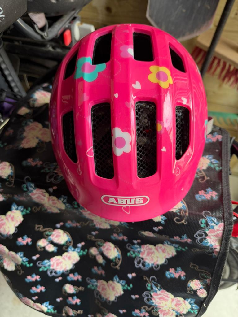 ABUS Smiley 2.0 Kinderfietshelm 45-50cm, Fietsen en Brommers, Fietsaccessoires | Fietshelmen, Zo goed als nieuw, Meisje, Overige maten