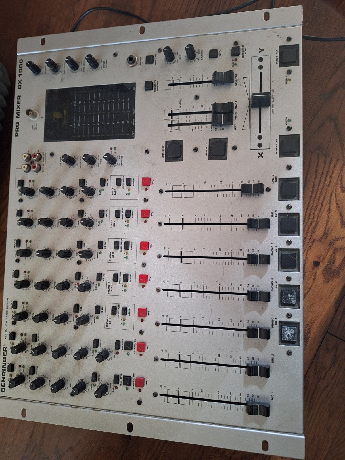 Behringer Dx1000 defect incl voeding, Ophalen, Gebruikt, Microfooningang