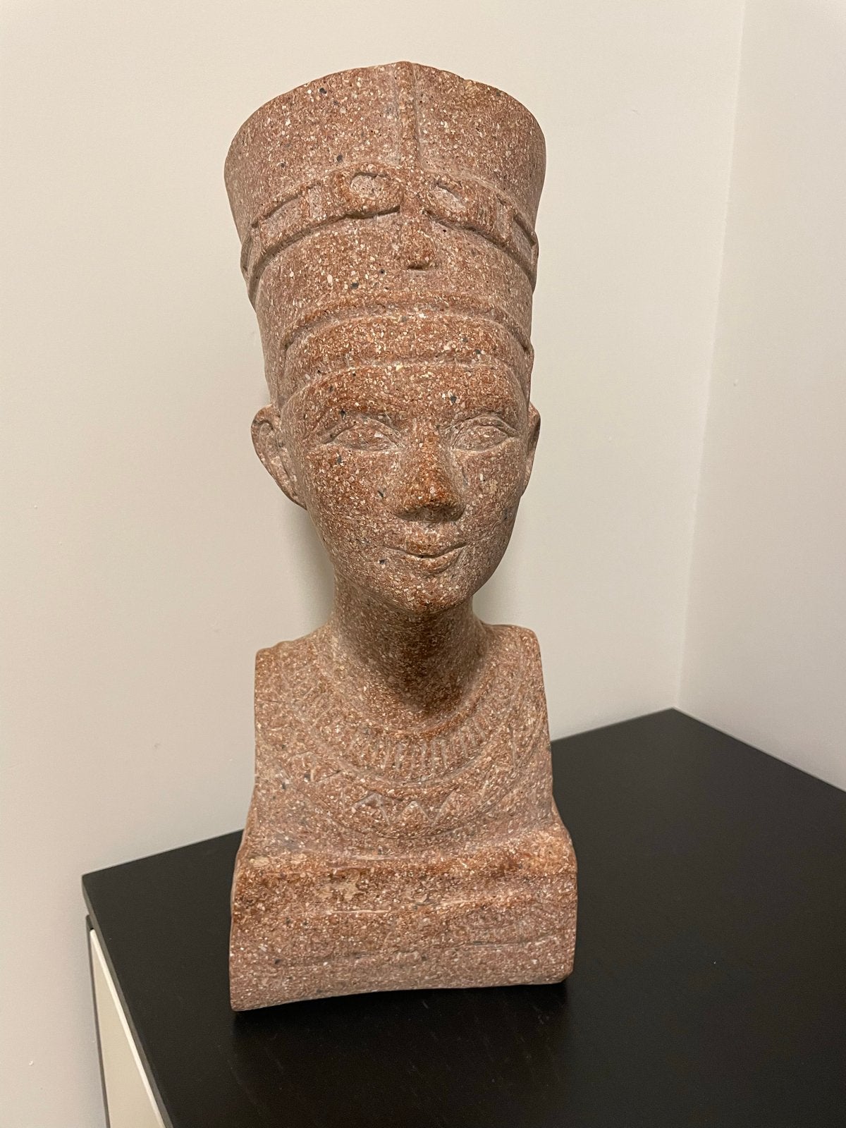 Buste van Nefertiti - Steen, Antiek en Kunst, Buste, Ophalen of Verzenden, 20 - 50 cm, Steen of Keramiek