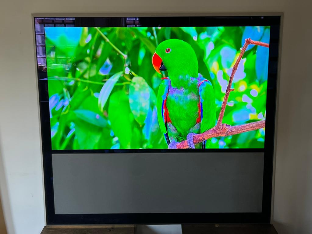 Bang & Olufsen BeoVision 10-46 + Beo4 Remote, Ophalen, Zo goed als nieuw, 100 cm of meer, Overige merken