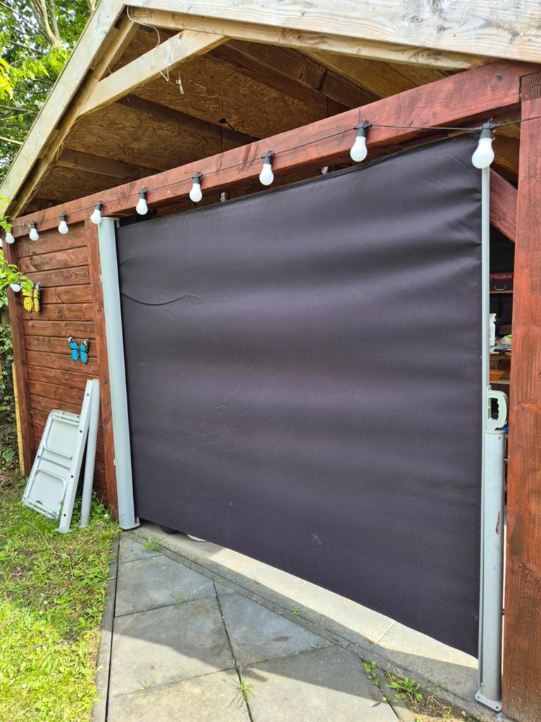 Zwart oprolbaar zonnescherm/windscherm, Gebruikt, Overige typen, Ophalen of Verzenden, 150 tot 300 cm