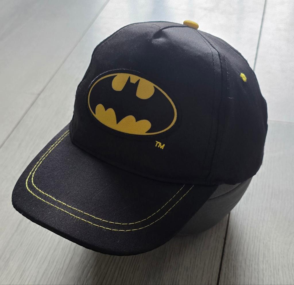 Batman pet - Zwart met geel logo - Maat 52 CM, Kinderen en Baby's, Kinderkleding | Petten en Hoeden, Batman, Gebruikt, Ophalen of Verzenden