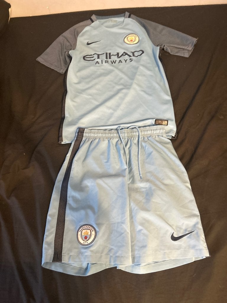 Manchester city voetbalpakje, Maat S, Ophalen of Verzenden, Zo goed als nieuw, Shirt