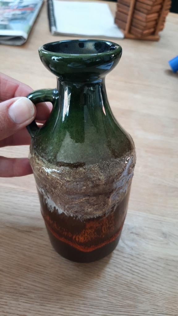 Duits keramiek vaasje oud, Ophalen, Groen, Aardewerk of Porselein, Minder dan 50 cm