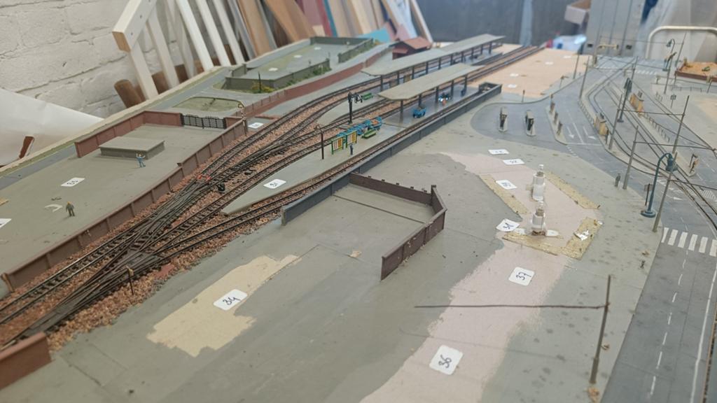 De treinbaan van Oom Fred - minitrix, N spoor, Ophalen, Gelijkstroom, Rails, Trix