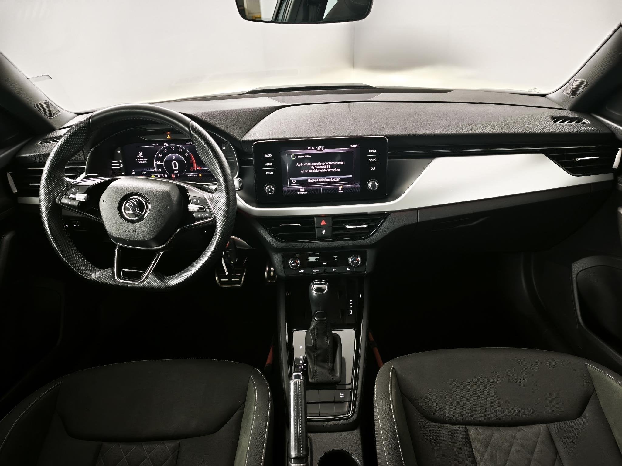 Skoda Kamiq 1.0 TSI 110pk DSG Sport Business | Panoramadak |, Gebruikt, Met garantie (alle), Origineel Nederlands, 3 cilinders