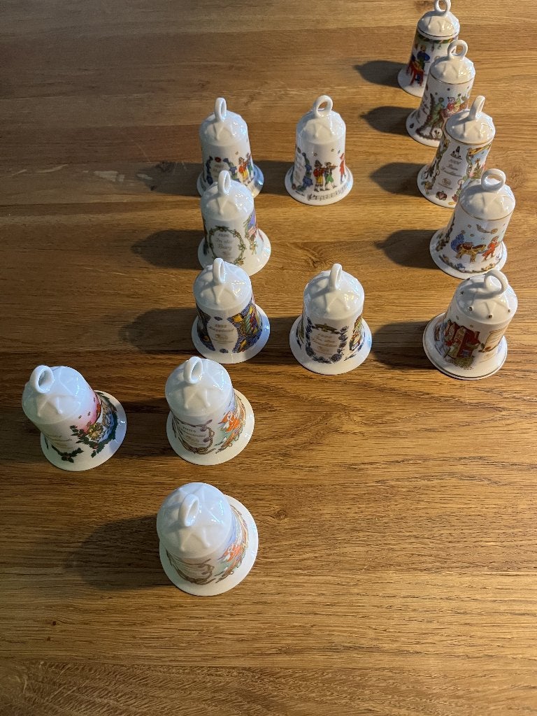 4 Hutschenreuther kerst klokjes 1994 -1996- 1997 -1999 p/st, Ophalen of Verzenden, Zo goed als nieuw