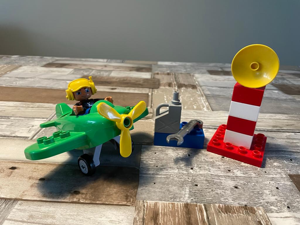Duplo Vliegtuig met Piloot en Gereedschap, Ophalen of Verzenden, Zo goed als nieuw, Complete set, Duplo