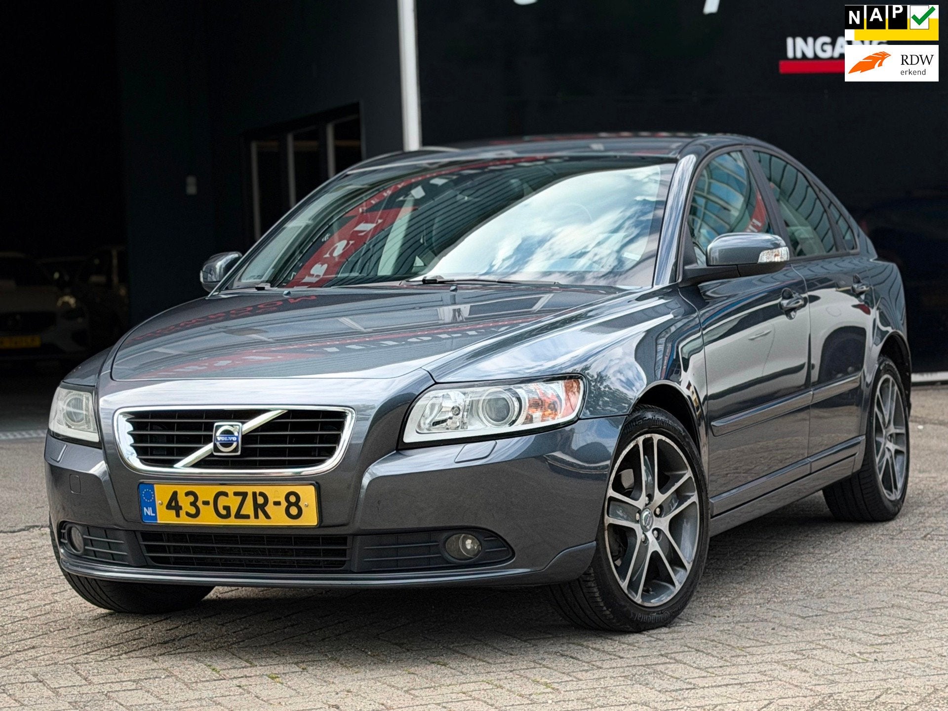 Volvo S40 1.8 Edition II DEALER ONDERHOUDEN/LEDER/CRUISE | K, Auto's, Volvo, 125 pk, Gebruikt, 4 cilinders, 1261 kg