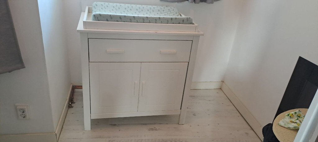 Mothercare witte commode met lade en twee deuren, Gebruikt, 50 tot 70 cm, 75 tot 100 cm, Opstaande rand