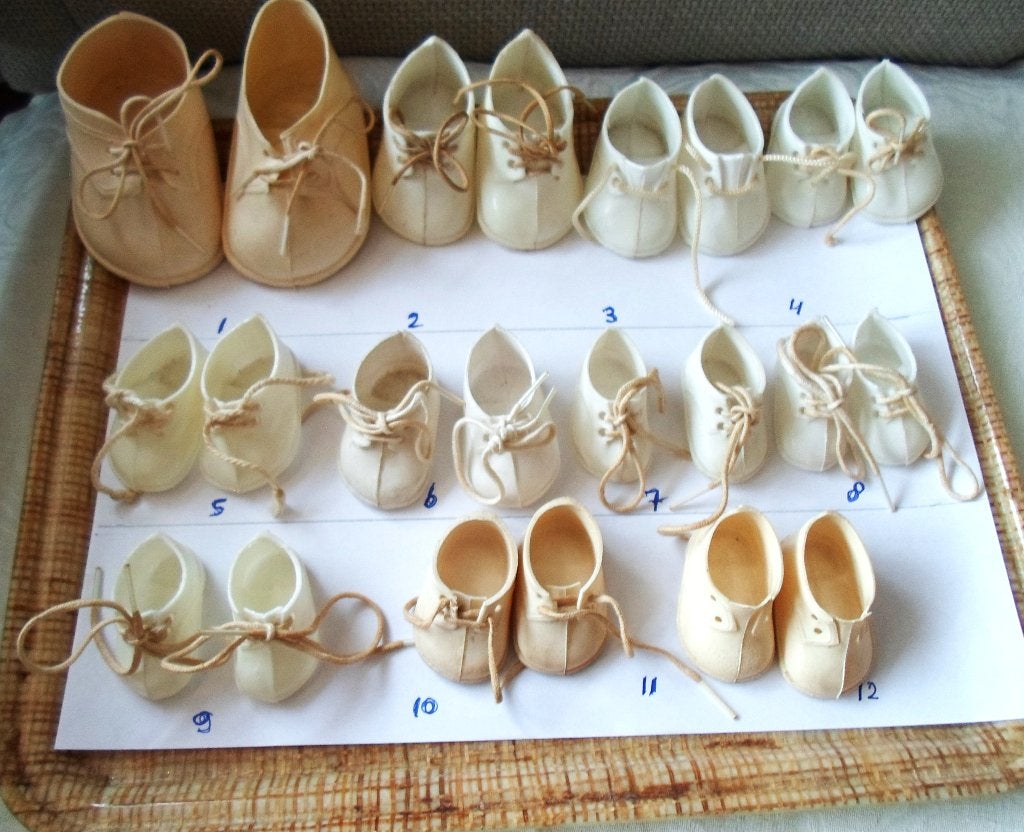 Wildebras witte schoentjes. 2., Verzamelen, Poppen, Ophalen of Verzenden, Kleertjes