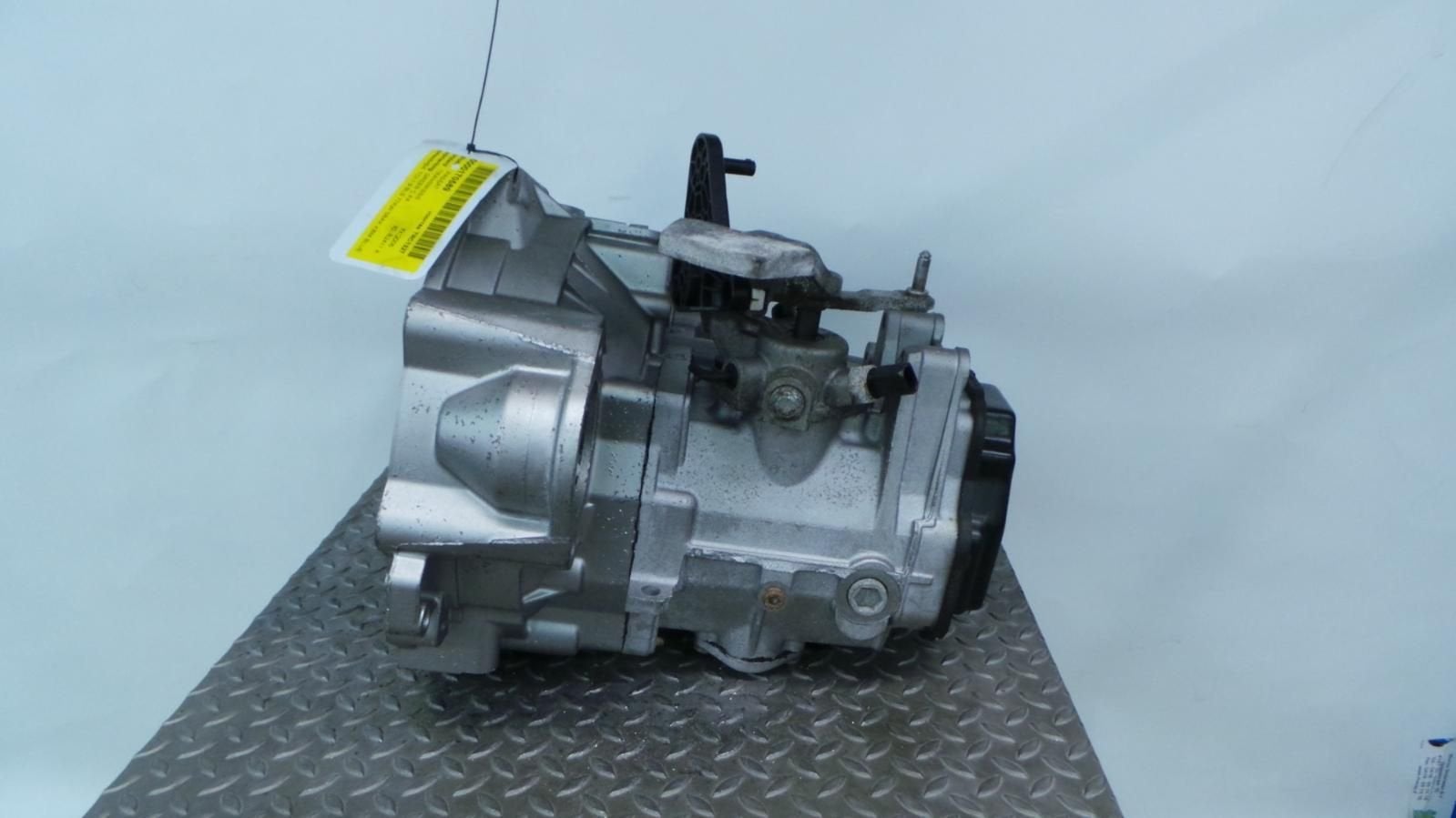 VOLKSWAGEN PASSAT TRANSMISSIE / VERSNELLINGSBAK 2006, Ophalen of Verzenden, Gebruikt, Stiba lid