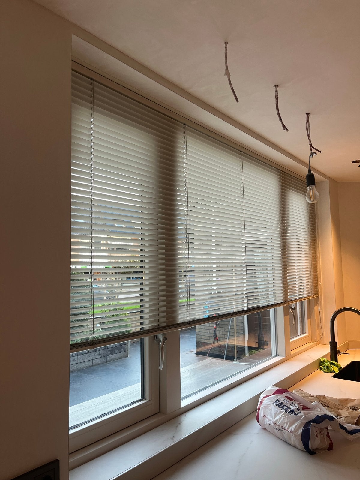 Beige aluminium jaloezie 230x129 cm, Ophalen, Jaloezie, Beige, Metaal