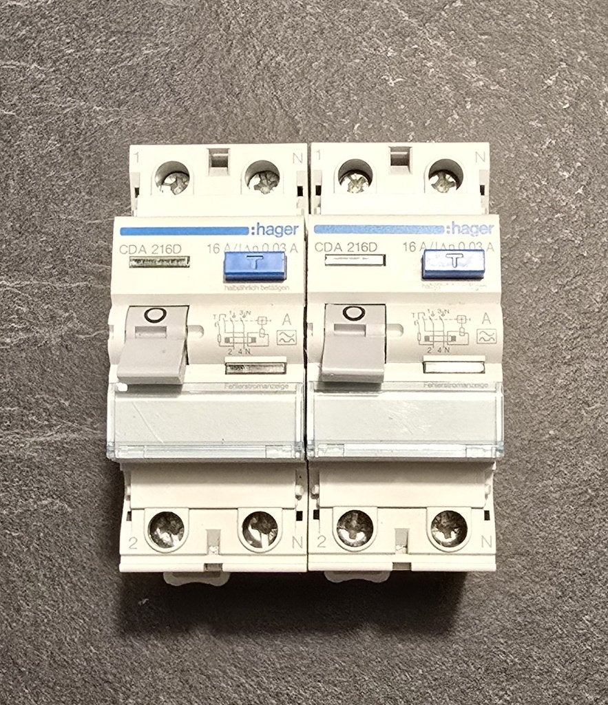 2x Hager CDA216D FI-veiligheidsschakelaar 16 A, Ophalen of Verzenden, Zo goed als nieuw, Hager, Aardlekschakelaar