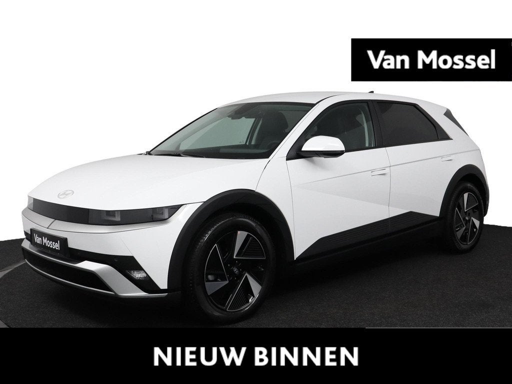 Hyundai IONIQ 5 Standard Range Pure Edition 84 kWh | Bose Pr, Achterwielaandrijving, IONIQ 5, Leder en Stof, 63 kWh