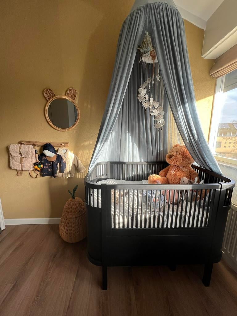 Sebra kili zwart, Kinderen en Baby's, Babywiegjes en Ledikanten, Ophalen, Zo goed als nieuw, Ledikant