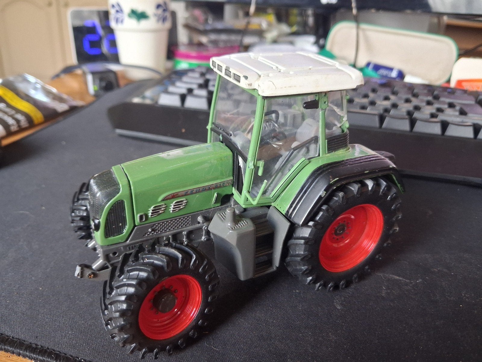 Fendt 800 Vario Speelgoed Tractor - Schaalmodel, Ophalen of Verzenden, Gebruikt, Tractor of Landbouw, Overige merken