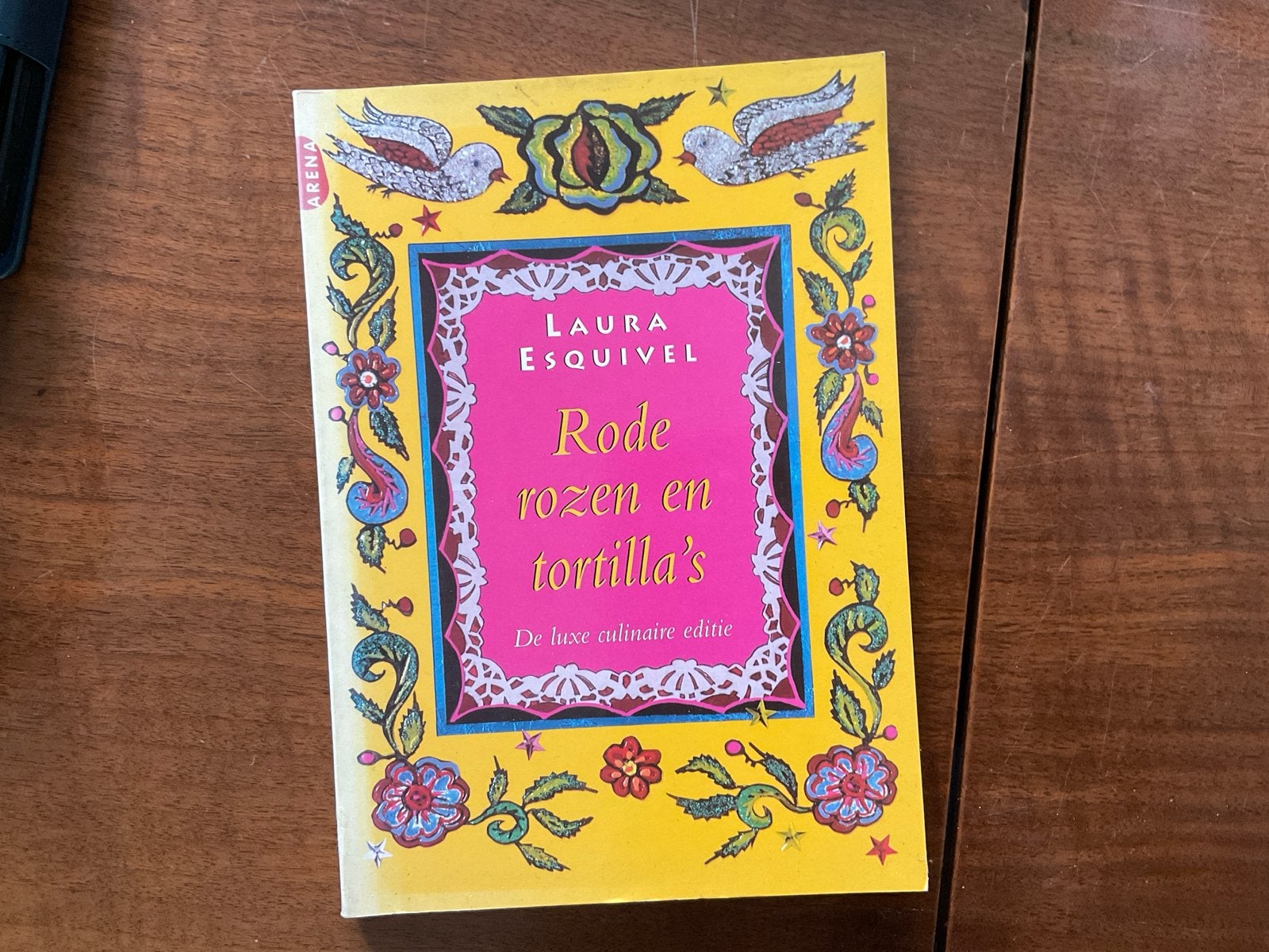Rode rozen en tortilla's - Laura Esquivel (kookboek), Ophalen of Verzenden, Zo goed als nieuw, Zuid-Amerika, Hoofdgerechten