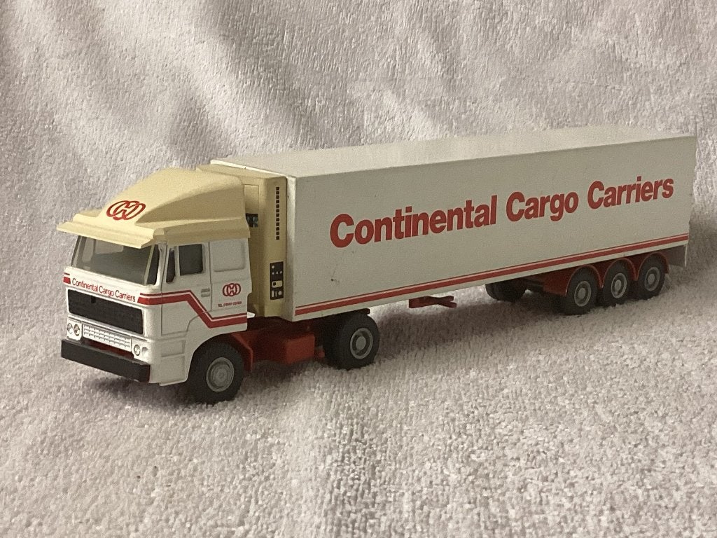 DAF 3300 vrachtwagen met koeltrailer, Hobby en Vrije tijd, Modelauto's | 1:50, Ophalen of Verzenden, Zo goed als nieuw, Bus of Vrachtwagen