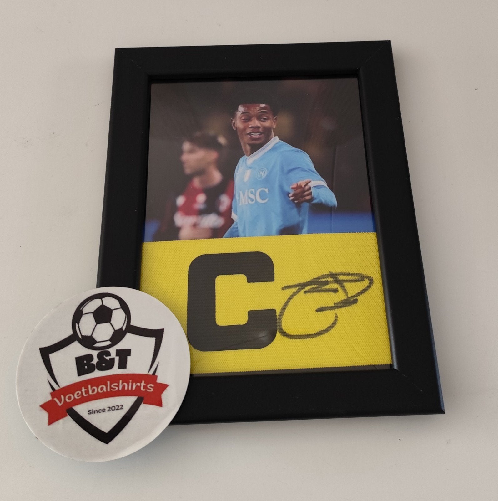 Gesigneerde aanvoerdersband David Neres, Sport en Fitness, Voetbal, Verzenden, ., Zo goed als nieuw, .