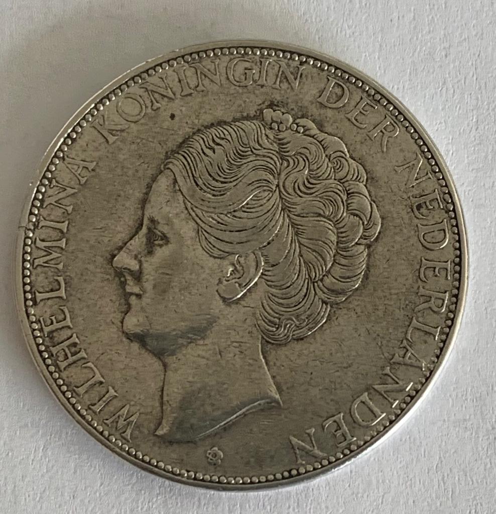 zilveren 2½ gulden 1933, Postzegels en Munten, Munten | Nederland, Zilver, Ophalen of Verzenden, Koningin Wilhelmina, Losse munt