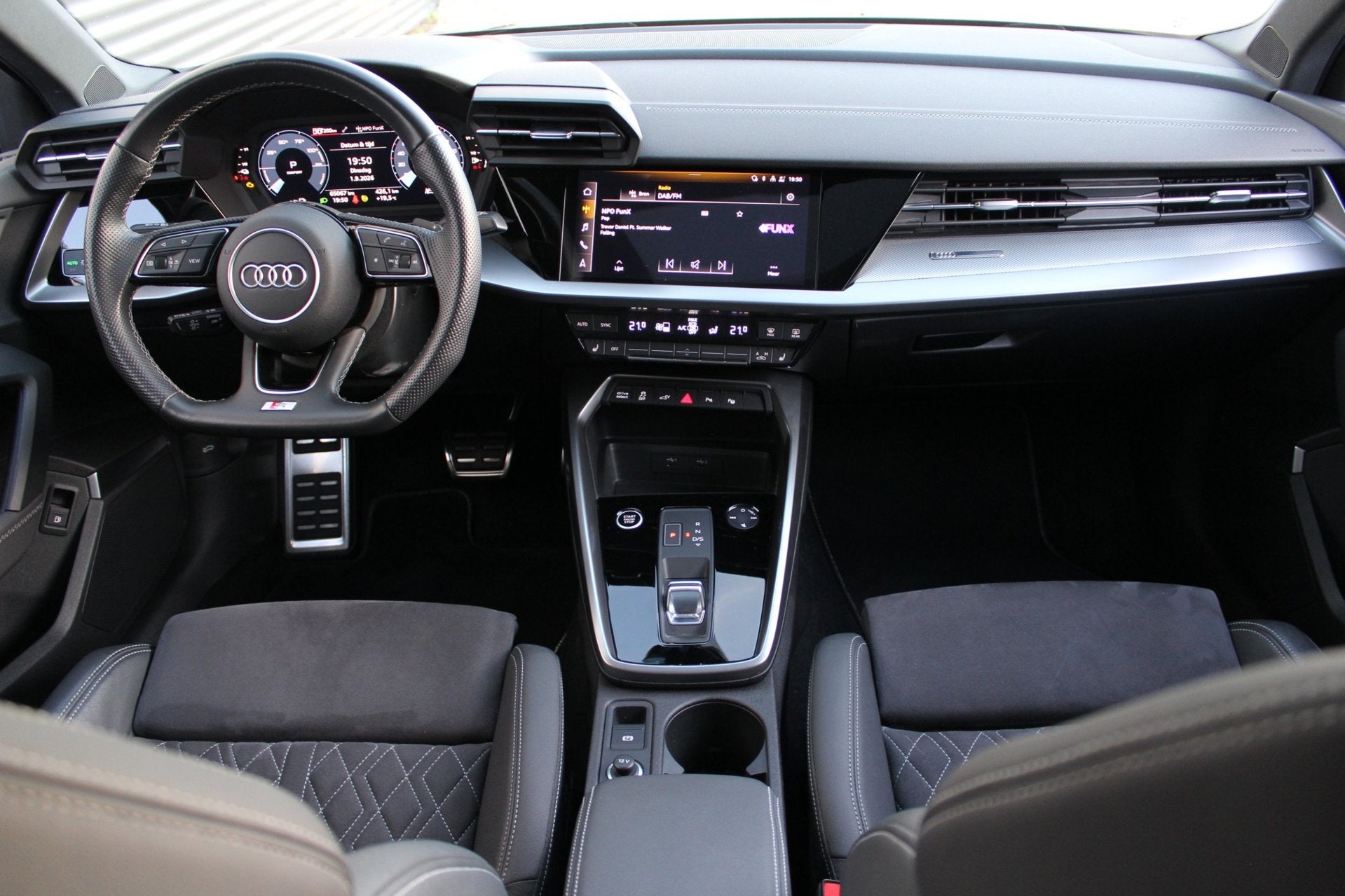 Audi A3 Sportback 45 TFSI e 3x S-Line Competition | Pano | B, Gebruikt, Zwart, 4 cilinders, 600 km