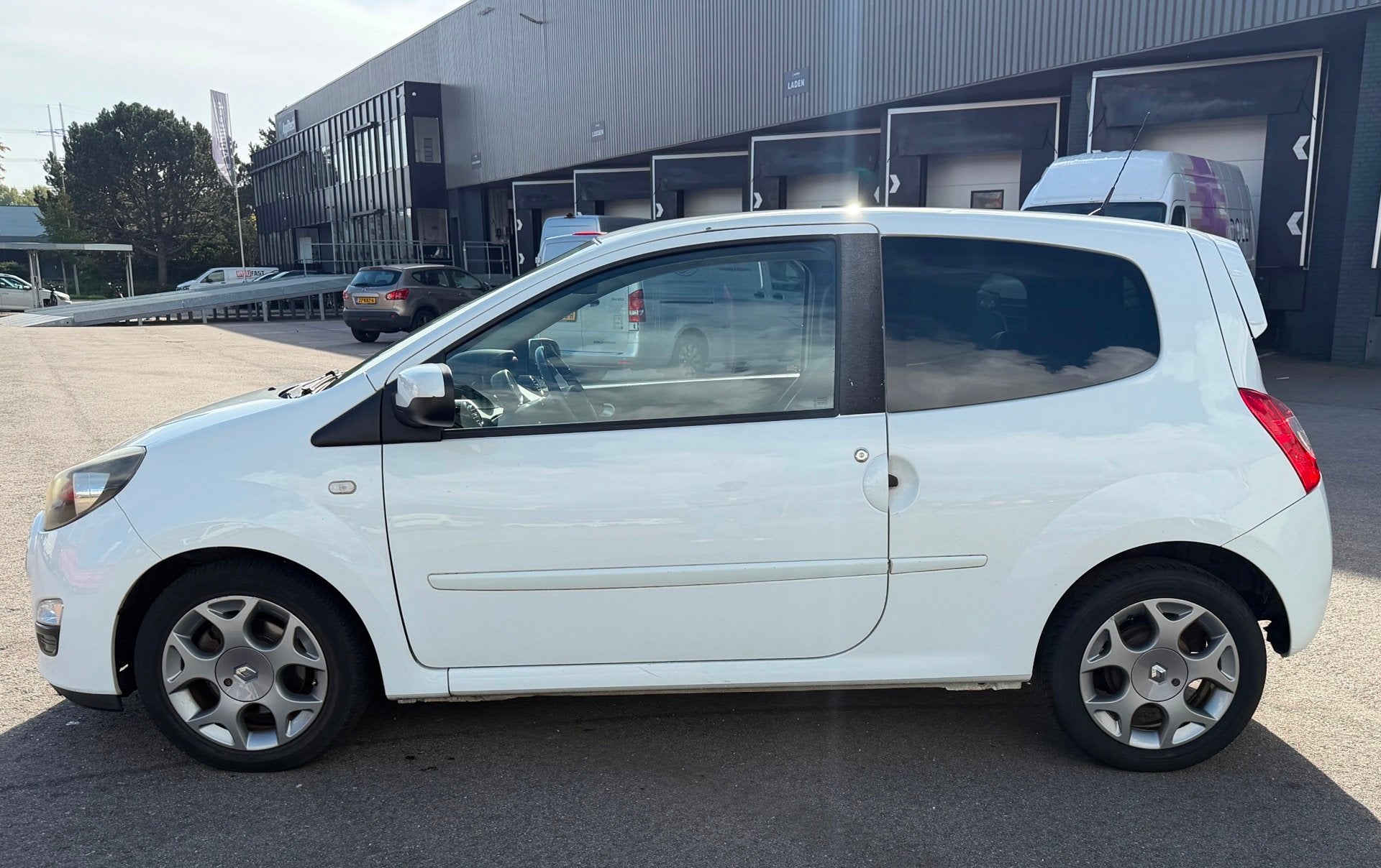 Renault Twingo 1.2 16V Dynamique CRUISE/CLIMA/LMV/FACELIFT/N, Auto's, Voorwielaandrijving, Twingo, Gebruikt, Zwart