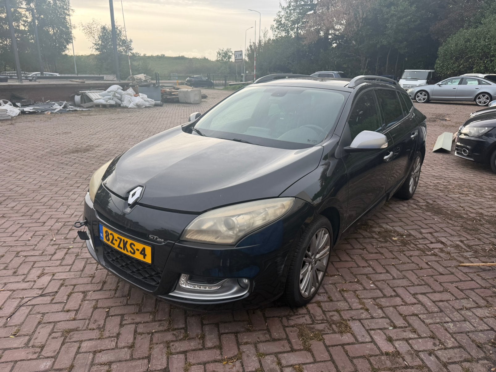 Renault Mégane 1.2 TCE 85KW Gt-Lin 2012/gebroken distributie, Auto's, Voorwielaandrijving, 4 cilinders, Zwart, Origineel Nederlands