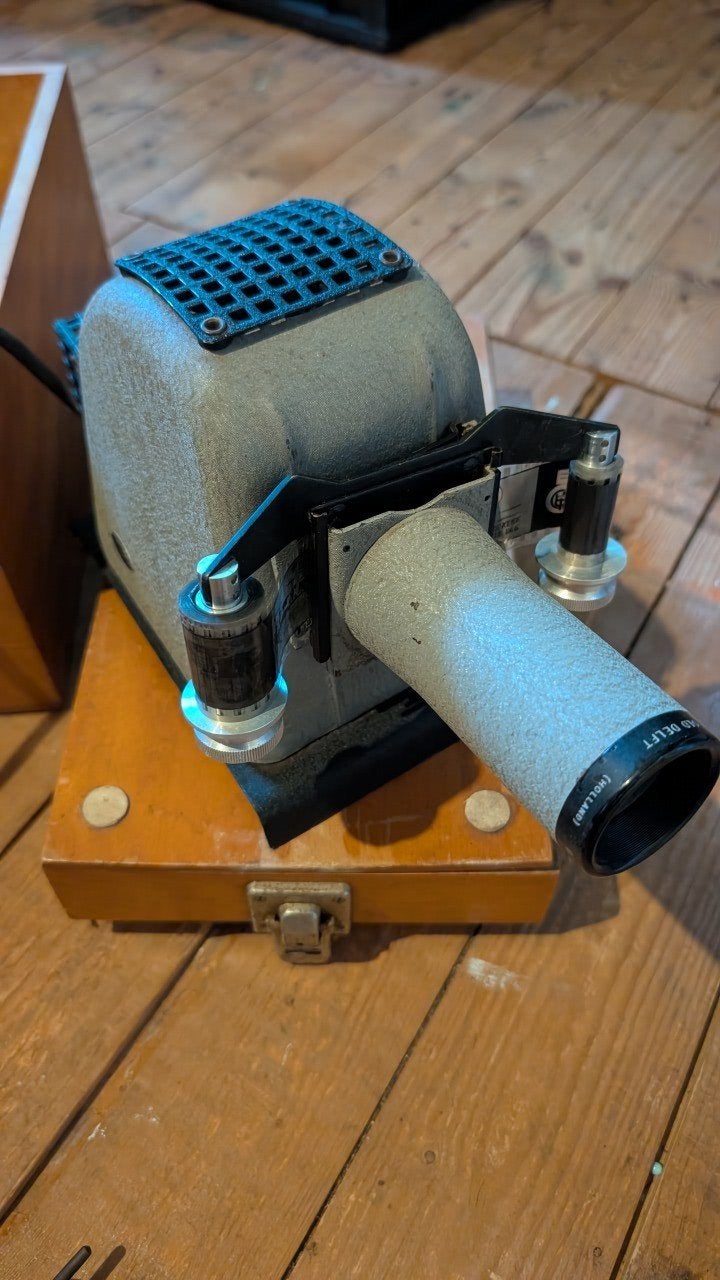 Old Delft Diaprojector - capi groningen, Ophalen of Verzenden, Niet werkend