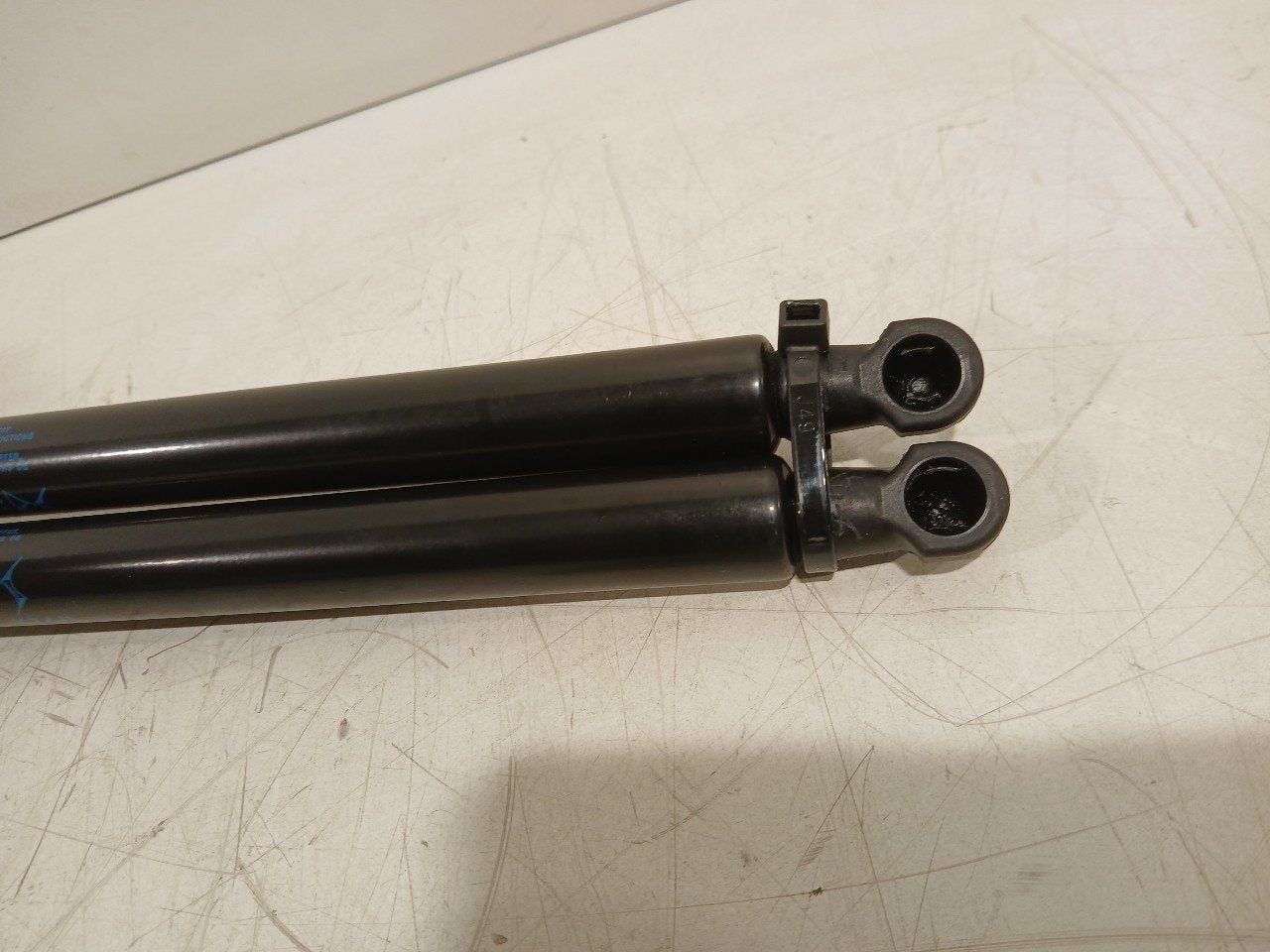 Gasdrukveerset achter DS DS 7, Auto-onderdelen, Onderdelen@venauto.nl, Van der Ven Autorecycling B.V., Gebruikt, Ettenseweg 76, 4706 PB Roosendaal, The Netherlands