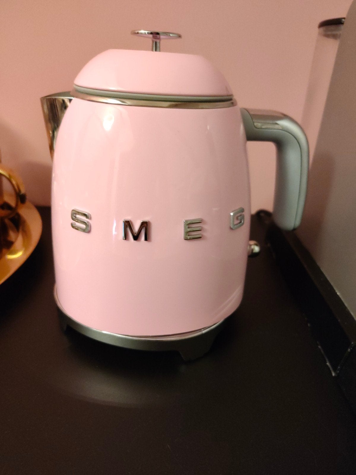 Smeg Waterkoker Roze 0,8L - Stijlvol en Compact, Witgoed en Apparatuur, Waterkokers, Minder dan 1 liter, Ophalen of Verzenden