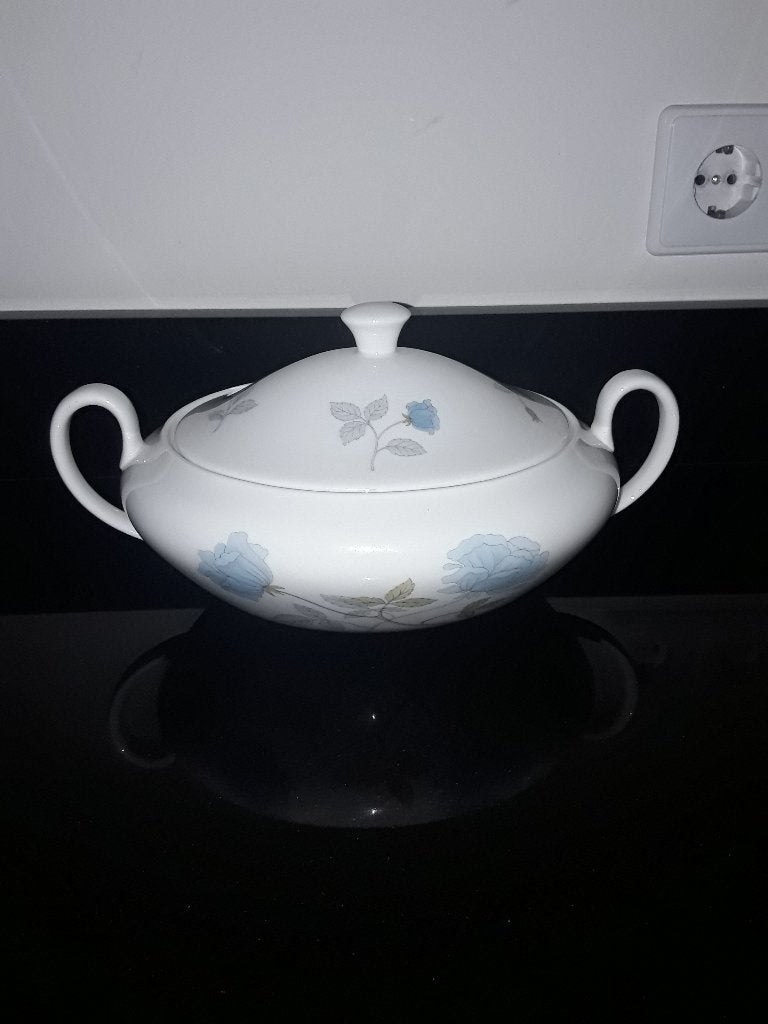 Wedgwood ICE ROSE terrine, Glas of Glazen, Verzenden, Zo goed als nieuw, Overige stijlen