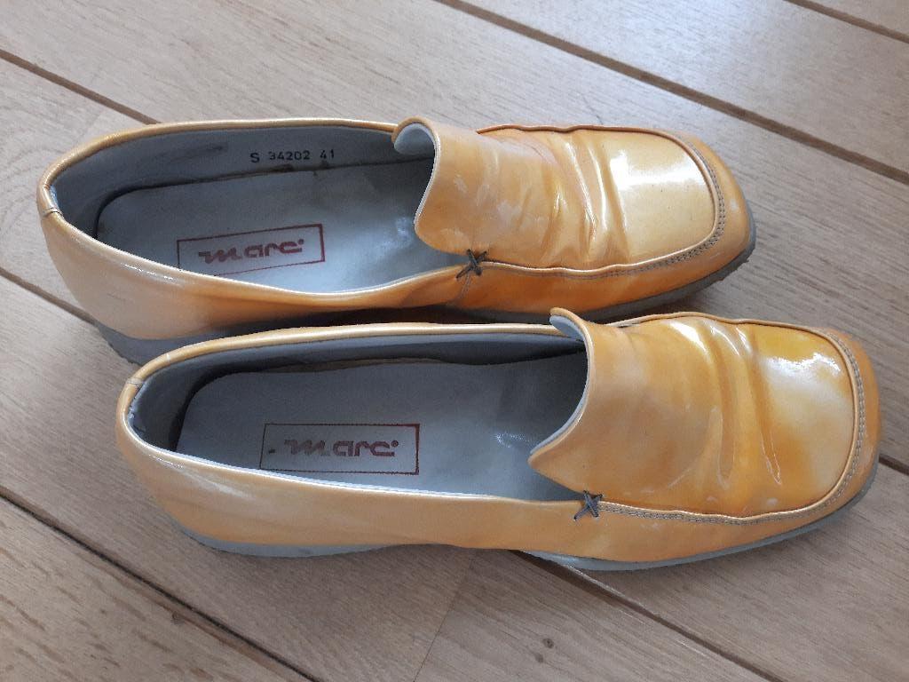 MARA instappers zand nude maat 41, Ophalen of Verzenden, Zo goed als nieuw, Instappers, Beige