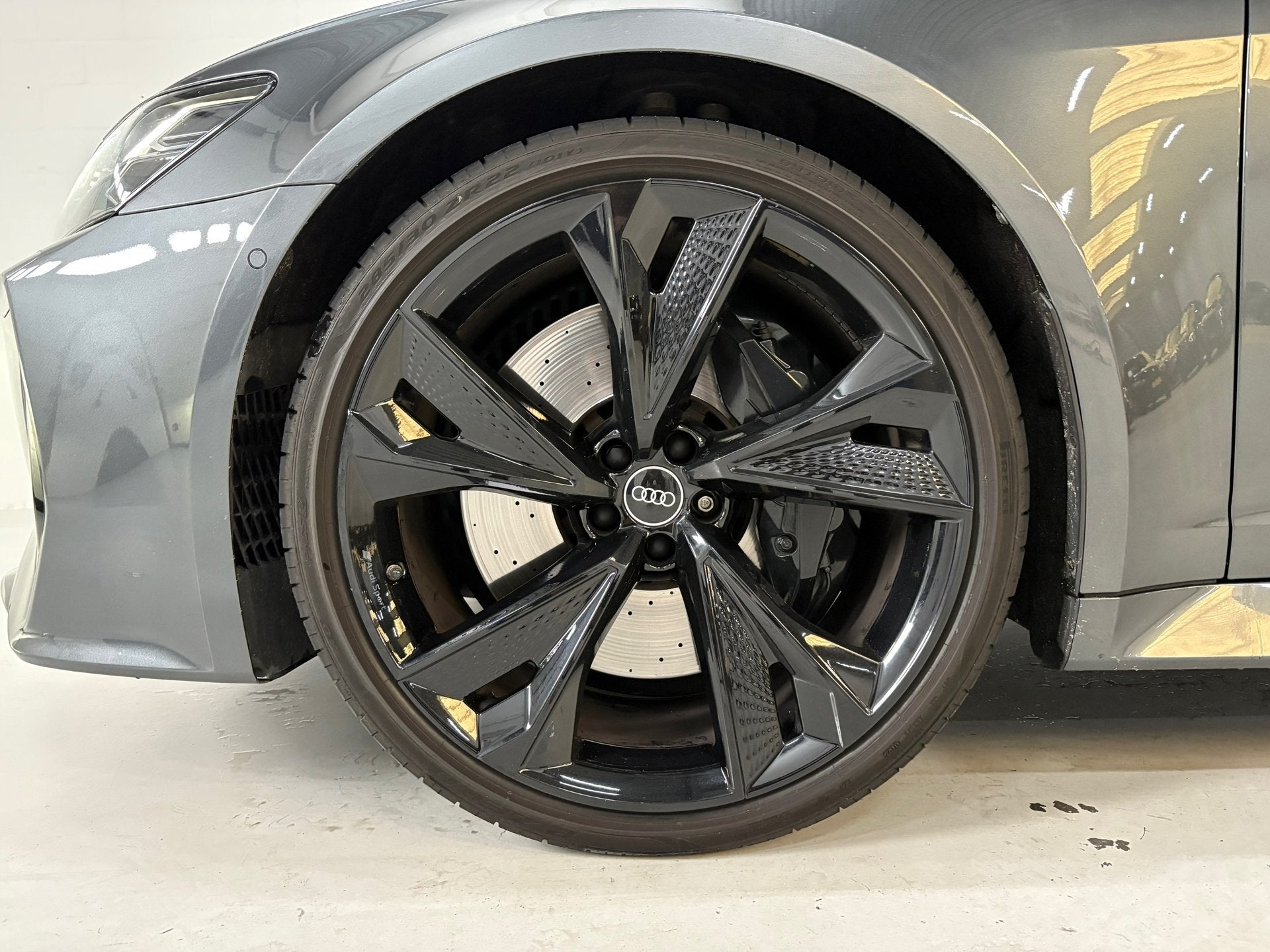 Audi RS 6 quattro PANO, 4WS, Carbon (Fabrieks garantie tot 2, Automaat, Dealer onderhouden, Gebruikt, Zwart