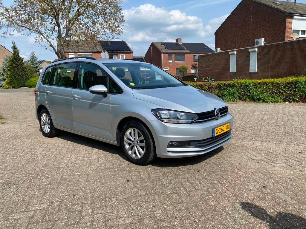 Volkswagen Touran 1.6 TDI SCR Comfortline 7p NIEUWE A P K, Auto's, Gebruikt, 4 cilinders, 23 km/l, Bedrijf
