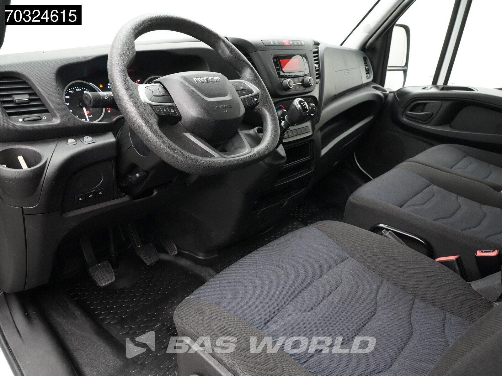 Iveco Daily 35C14 Dubbellucht L2H2 3,5t Trekhaak Airco Cruis, Auto's, Bestelauto's, Stof, Gebruikt, Euro 6, Iveco