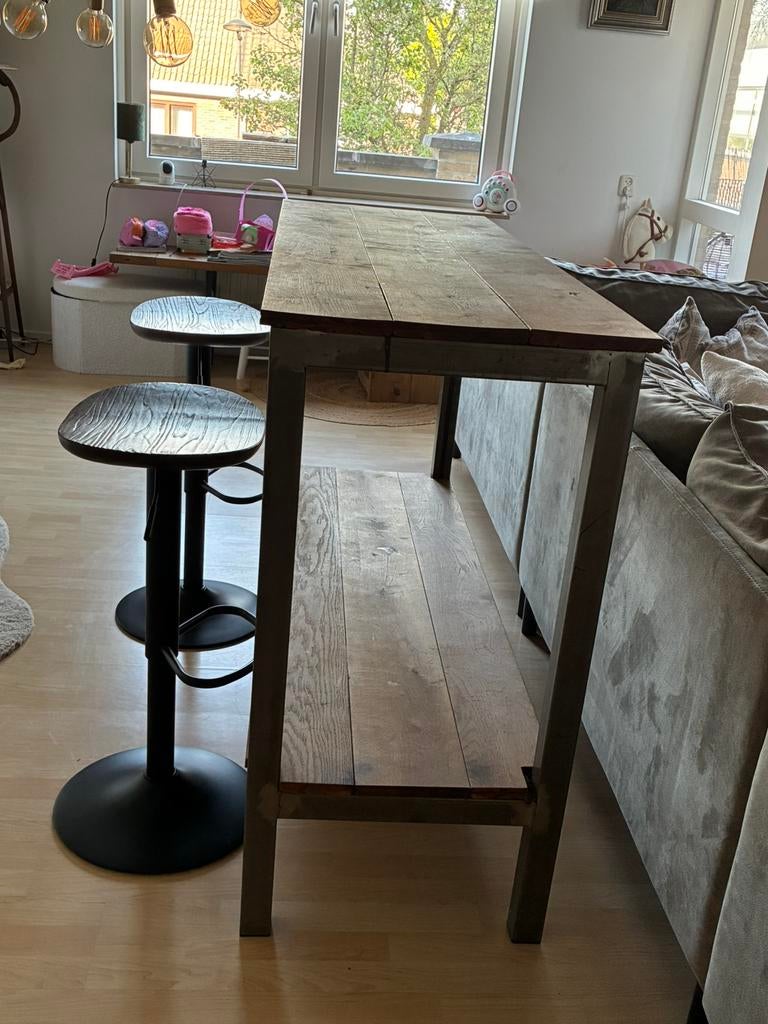 Bartafel/keukentafel 2 industriële barkrukken, Ophalen of Verzenden, In hoogte verstelbaar, Zo goed als nieuw