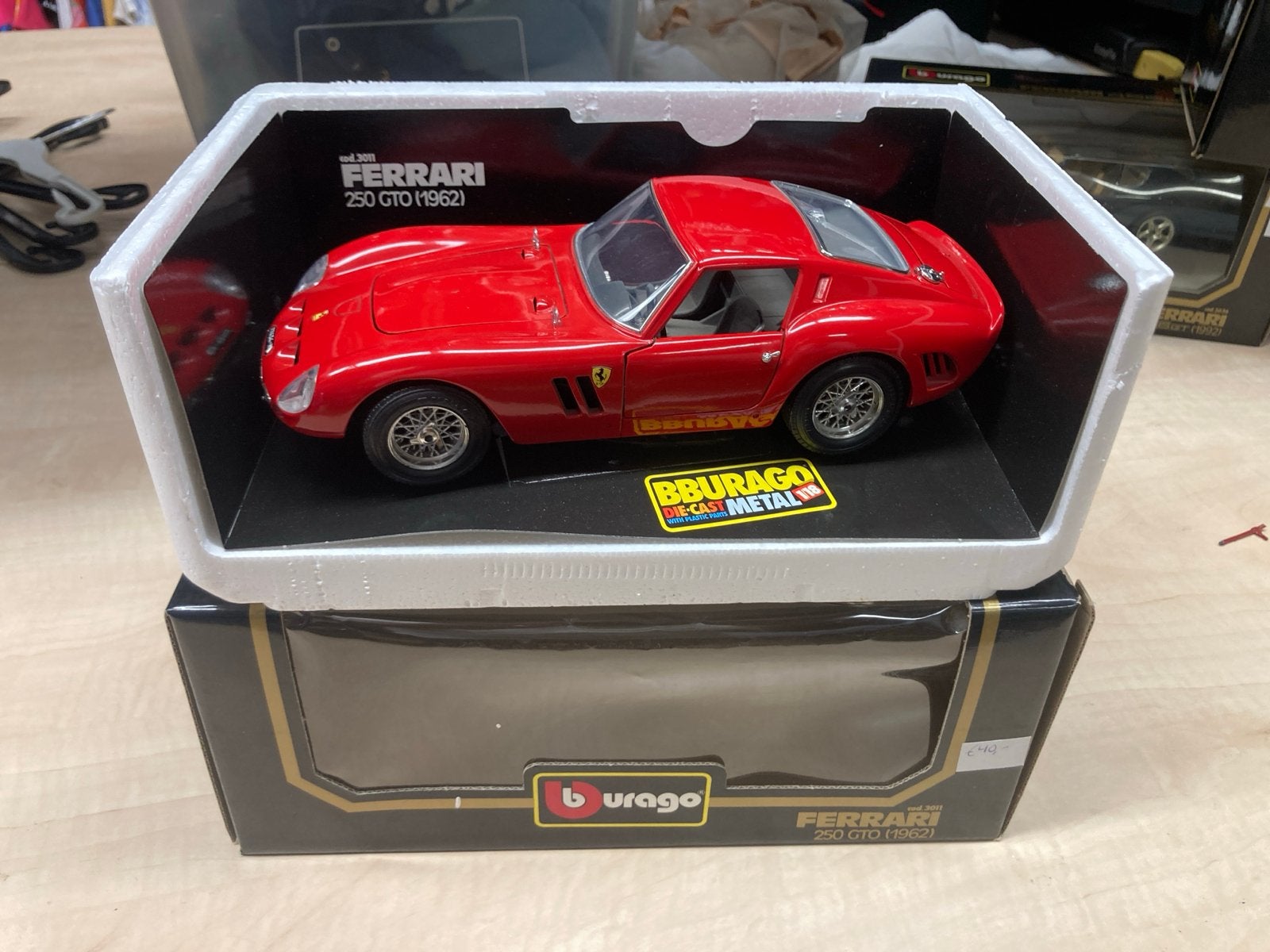 118 Ferrari 250 GTO (1962) Bburago die-cast metaal 1/18, Ophalen, Zo goed als nieuw, Auto, Bburago