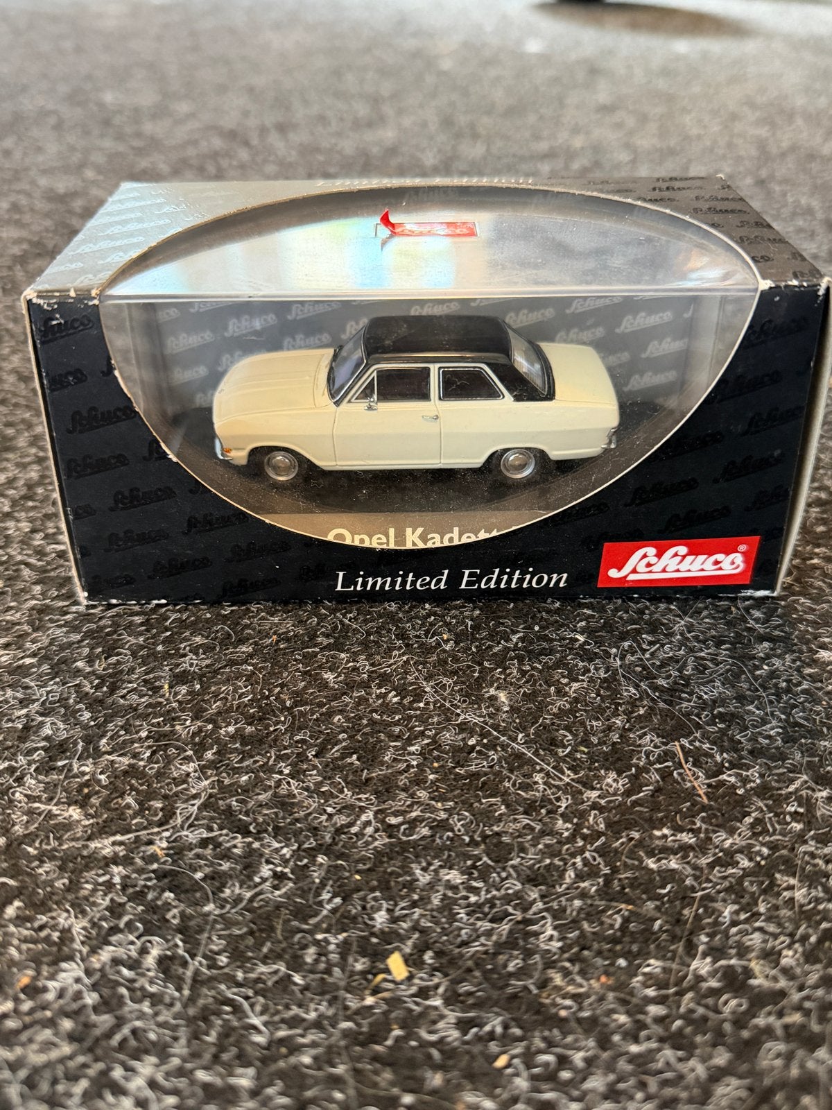 Opel Kadett Miniatuur Limited Edition - Schaalmodel, Hobby en Vrije tijd, Modelbouw | Auto's en Voertuigen, Zo goed als nieuw