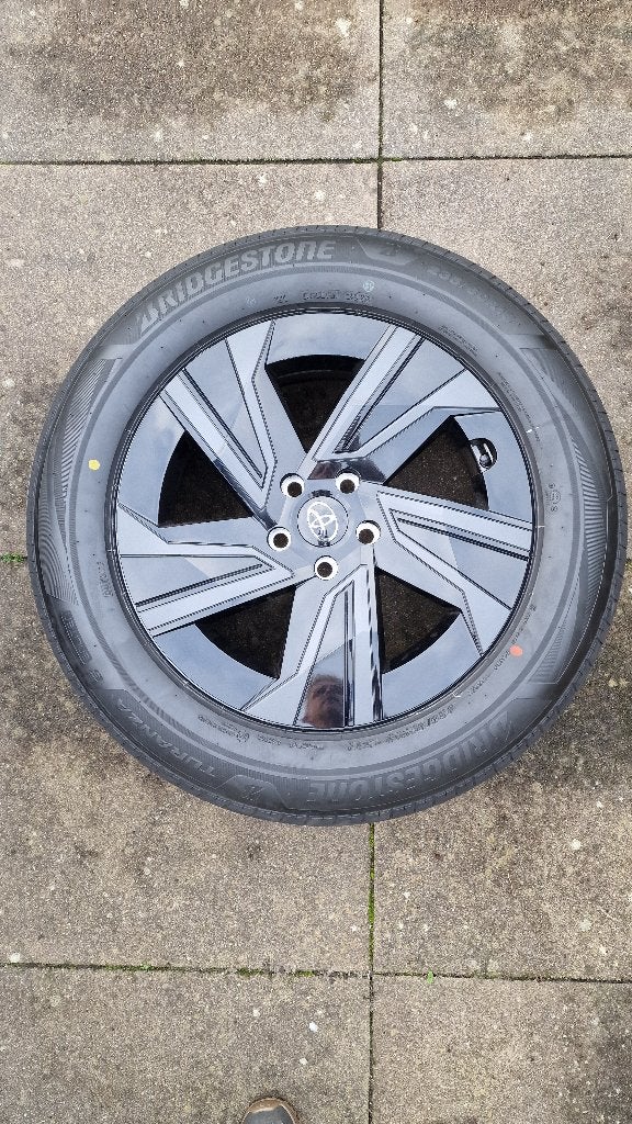 Toyota CHR+ Velgen 18 inch.  incl. zomerband, Ophalen, 18 inch, Velg(en), Nieuw