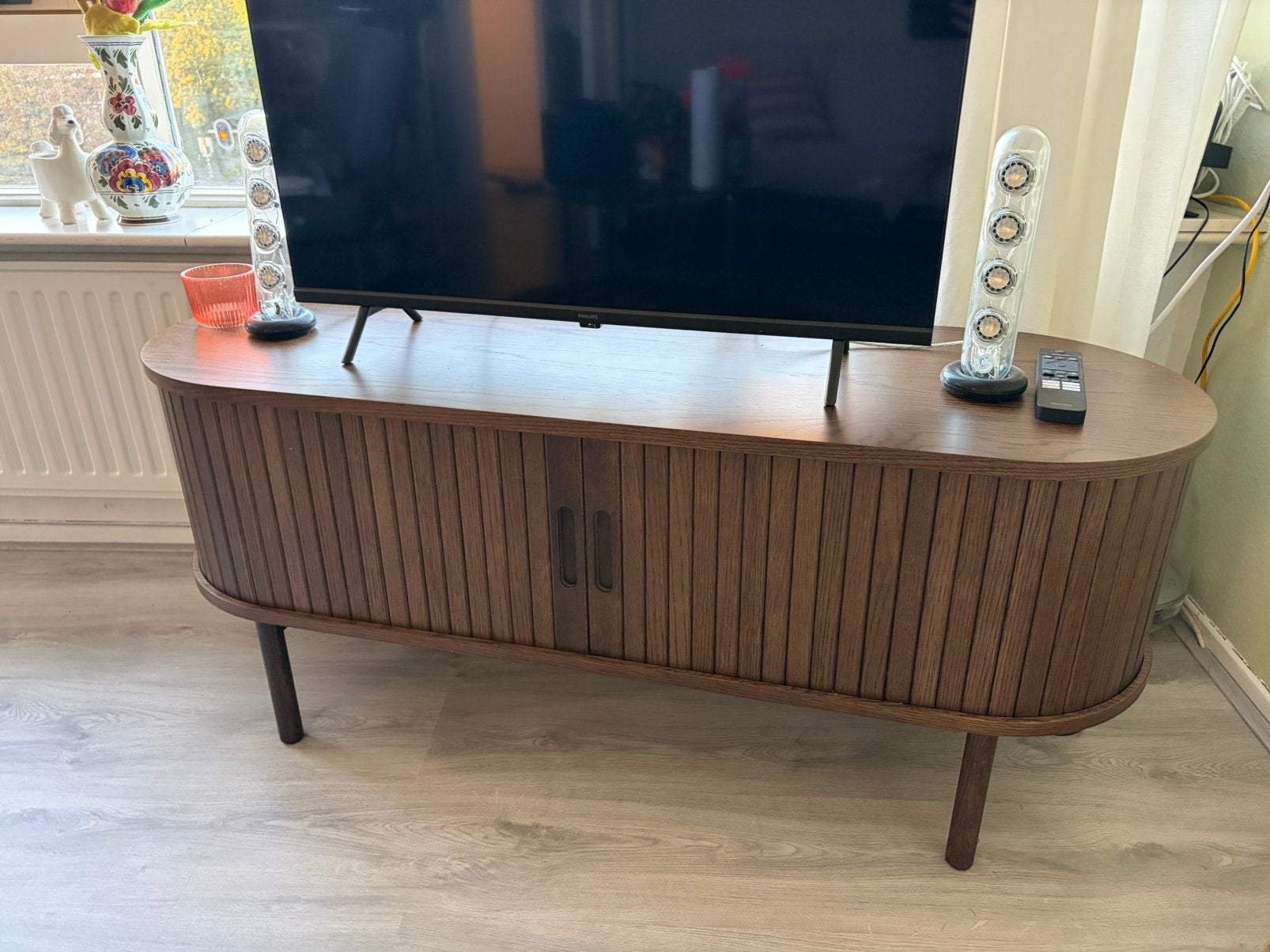 TV-meubel LYNGVIG 2 tambour deuren donker eiken, Ophalen, Zo goed als nieuw, 25 tot 50 cm