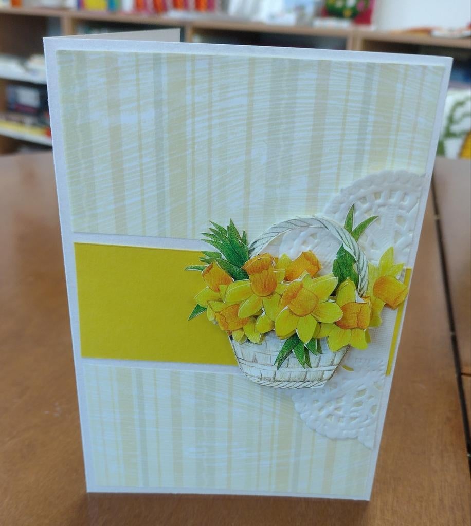 Zelfgemaakte kaart - Voorjaars thema. Narcissen., Ophalen of Verzenden, Nieuw, Overige thema's