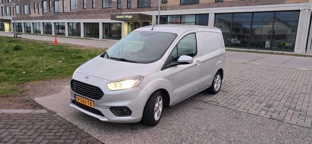 Ford Transit Courier GB 1.5 Tdci Duratorq 100pk 2018, Auto's, Voorwielaandrijving, Stof, Euro 6, 4 cilinders